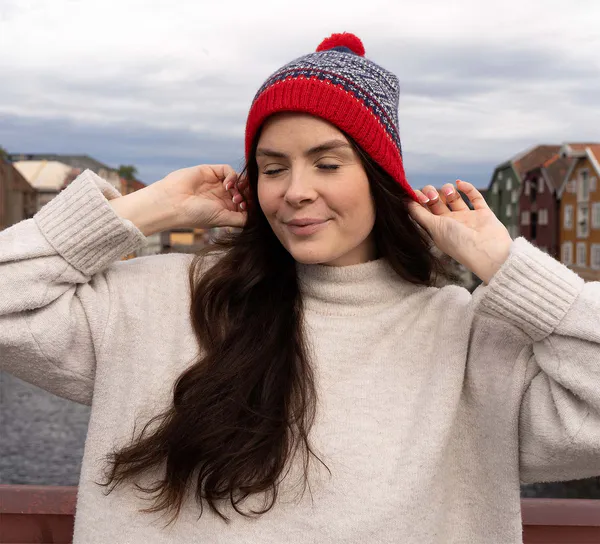 Hovedbilde Ullue med dusk, MARIUS®, blå