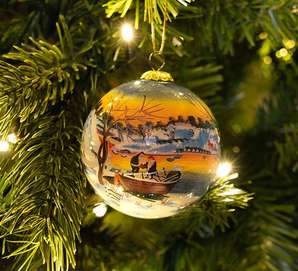 Hovedbilde Julekule, håndmalt, Nisser i båt