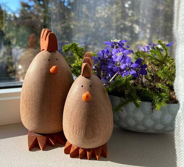 Hovedbilde Hane av tre, liten, mørk