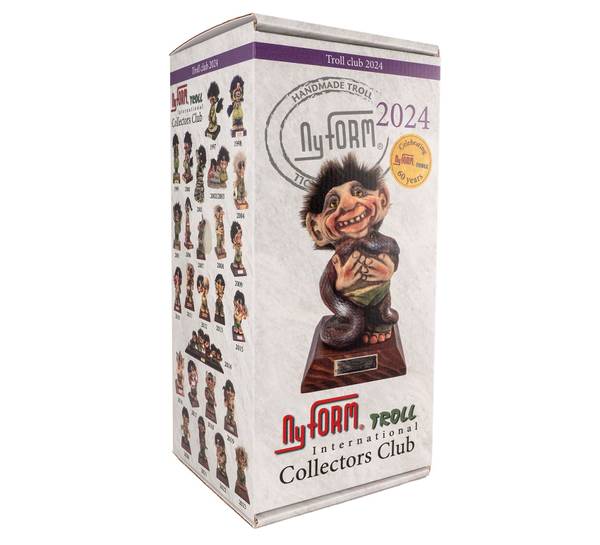 Main Image Club Troll 2024, Troll holding a snake (Troll ...