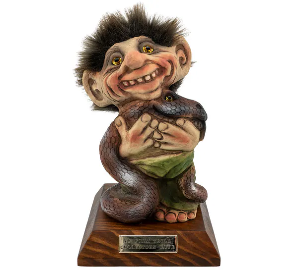Main Image Club Troll 2024, Troll holding a snake (Troll ...